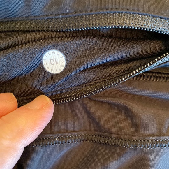 Lululemon run tennis pleated skirt shorts sz 10 - Picture 3 of 9